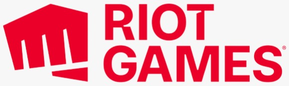logo da empresa Riot, empresa de jogos, com um punho fechado e escrito riot games